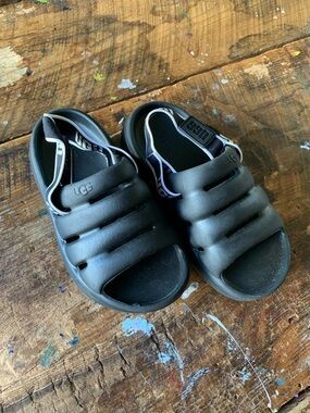 UGG Kids Black Puffer Slide Sandals with Heel Strap